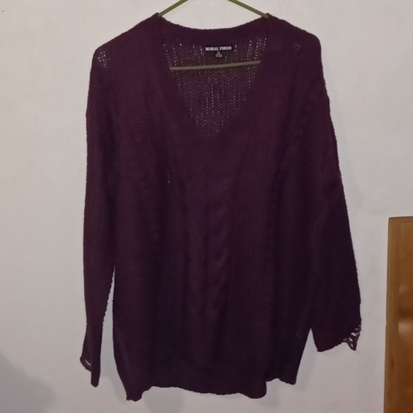 Sweater - Picture 1 of 2